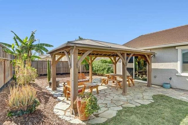 9268 Legendary Ct, Elk Grove, CA 95624