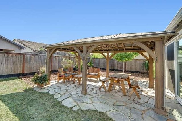 9268 Legendary Ct, Elk Grove, CA 95624