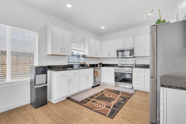 4430 W Langden Drive, Fresno, CA 93722