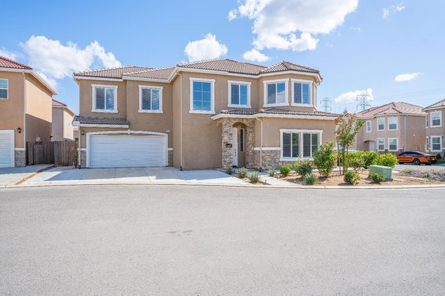 4430 W Langden Drive, Fresno, CA 93722