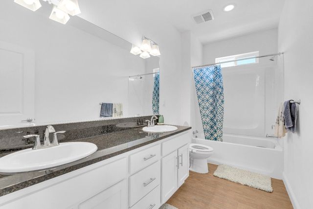 4430 W Langden Drive, Fresno, CA 93722