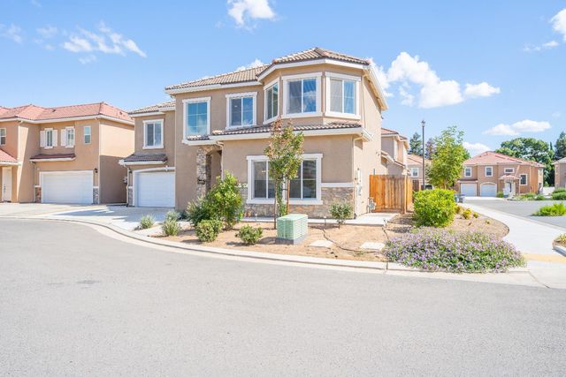 4430 W Langden Drive, Fresno, CA 93722