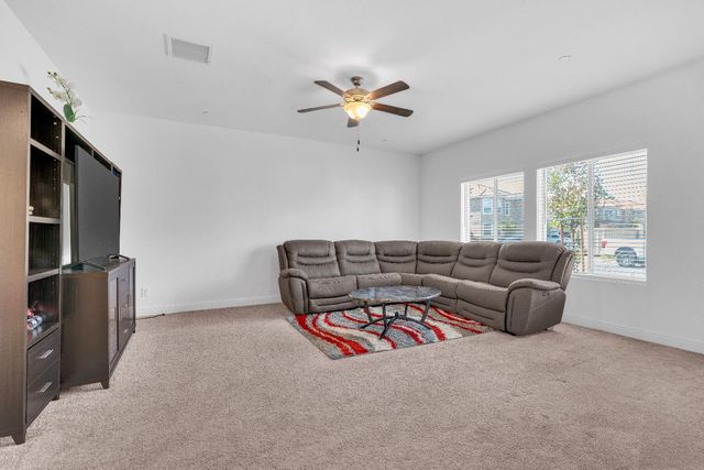 4430 W Langden Drive, Fresno, CA 93722