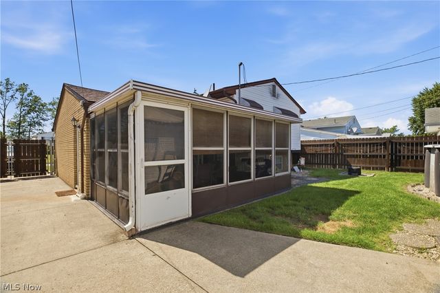 4423 Palm Avenue, Lorain, OH 44055