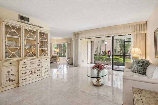 2307 SW 15th Street SW 1, Deerfield Beach, FL 33442