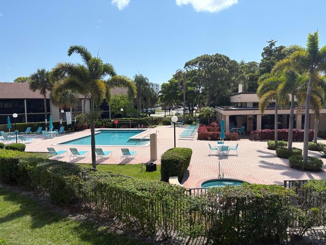 2307 SW 15th Street SW 1, Deerfield Beach, FL 33442