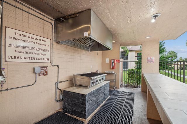 2307 SW 15th Street SW 1, Deerfield Beach, FL 33442
