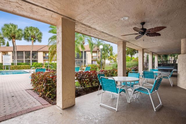 2307 SW 15th Street SW 1, Deerfield Beach, FL 33442