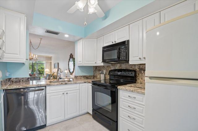 2307 SW 15th Street SW 1, Deerfield Beach, FL 33442