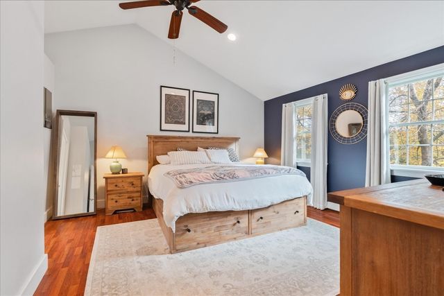 22 Reservoir St, Seekonk, MA 02771
