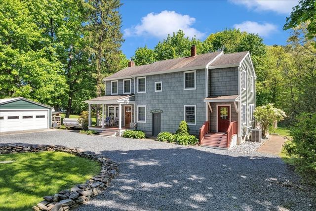 22 Reservoir St, Seekonk, MA 02771