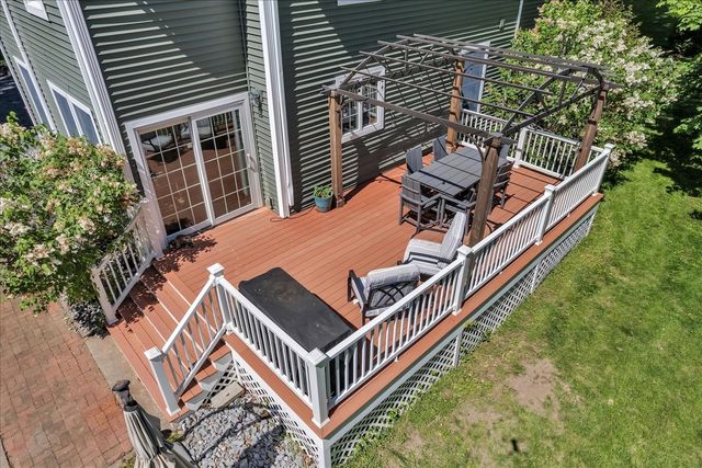 22 Reservoir St, Seekonk, MA 02771