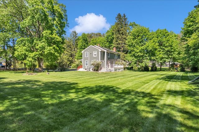 22 Reservoir St, Seekonk, MA 02771