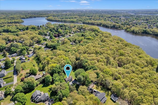 22 Reservoir St, Seekonk, MA 02771