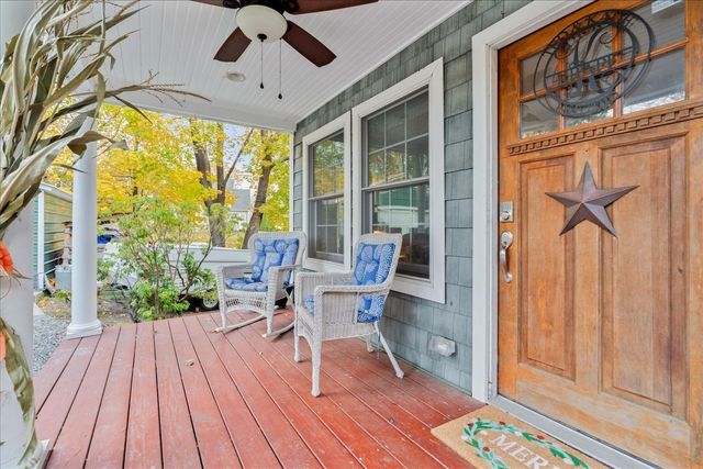 22 Reservoir St, Seekonk, MA 02771
