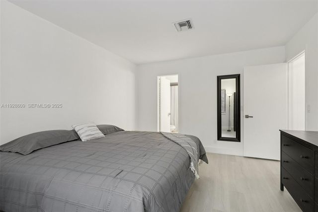 30 Chestnut Cir, Cooper City, FL 33026