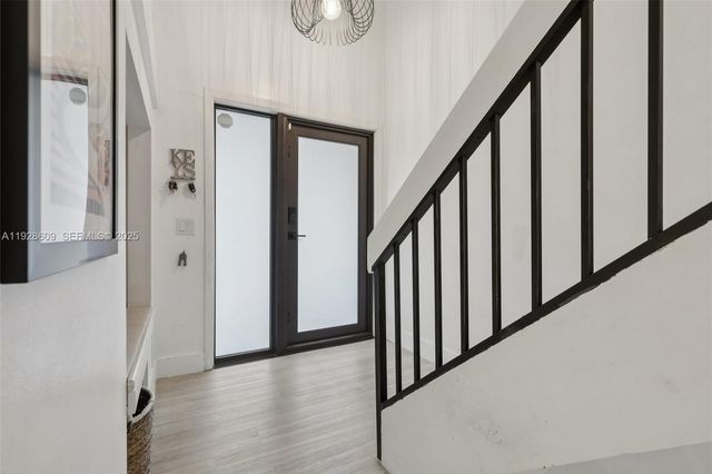 30 Chestnut Cir, Cooper City, FL 33026