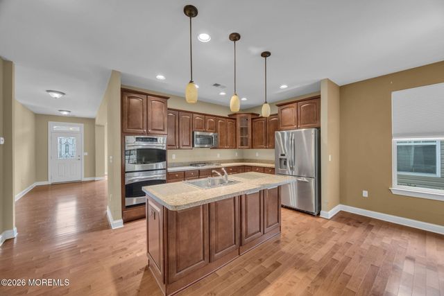 37 Kingston Drive, Jackson, NJ 08527