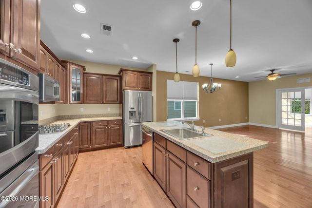 37 Kingston Drive, Jackson, NJ 08527