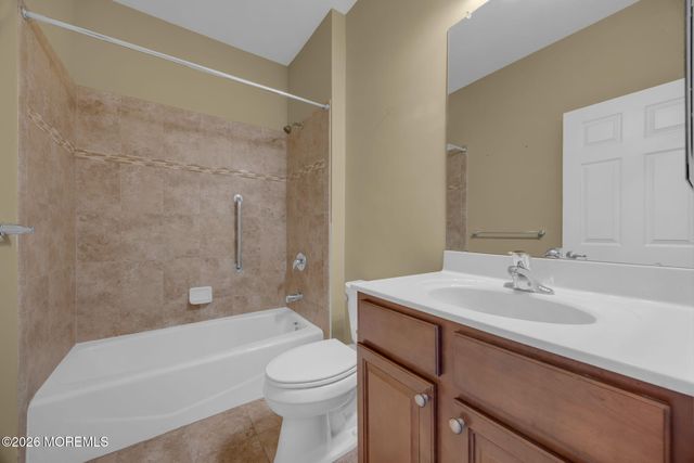 37 Kingston Drive, Jackson, NJ 08527