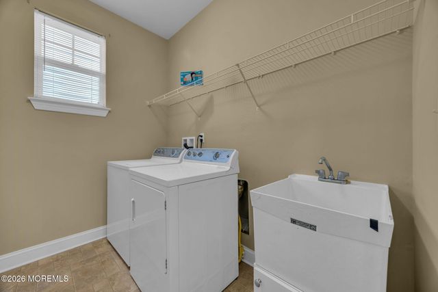 37 Kingston Drive, Jackson, NJ 08527