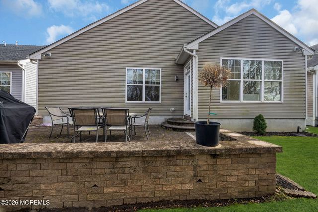 37 Kingston Drive, Jackson, NJ 08527