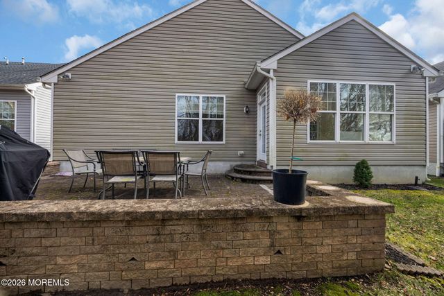 37 Kingston Drive, Jackson, NJ 08527