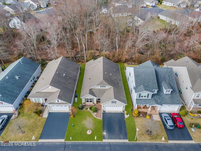 37 Kingston Drive, Jackson, NJ 08527