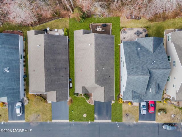 37 Kingston Drive, Jackson, NJ 08527