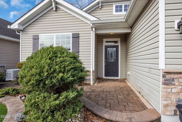 37 Kingston Drive, Jackson, NJ 08527