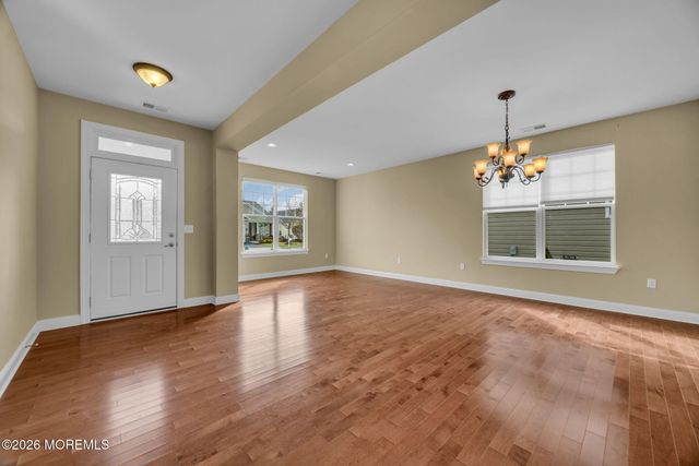 37 Kingston Drive, Jackson, NJ 08527