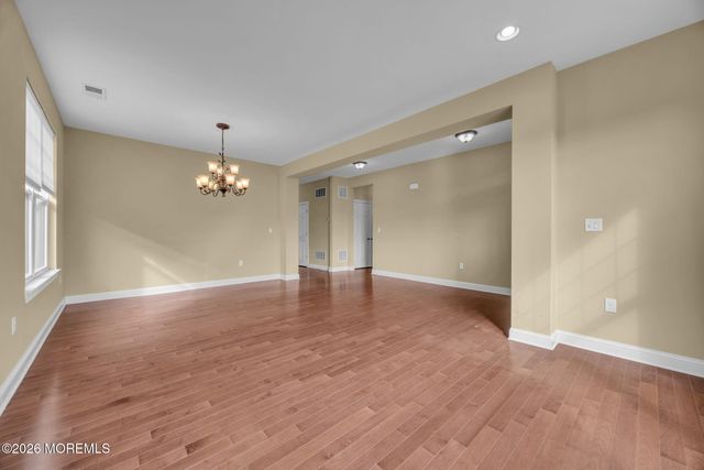 37 Kingston Drive, Jackson, NJ 08527