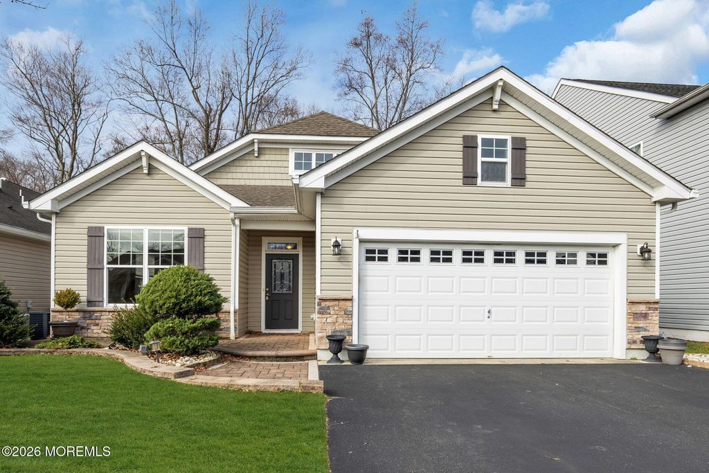 37 Kingston Drive, Jackson, NJ 08527