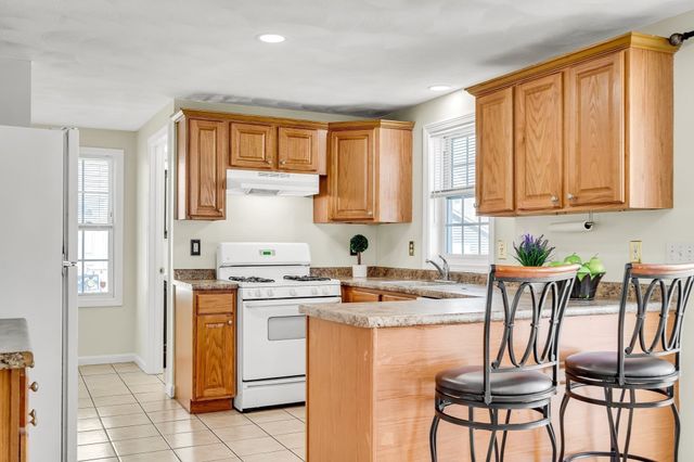 5 Wright Street B, Lowell, MA 01854