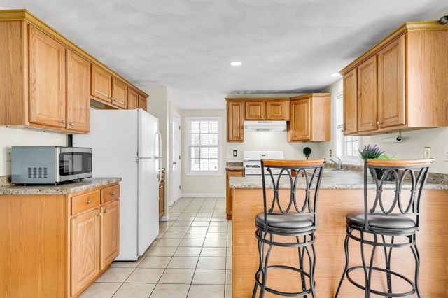 5 Wright Street B, Lowell, MA 01854