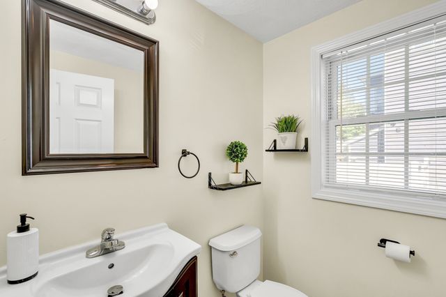 5 Wright Street B, Lowell, MA 01854