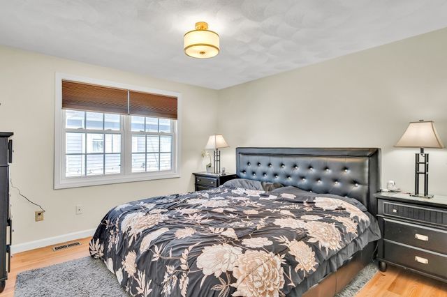 5 Wright Street B, Lowell, MA 01854