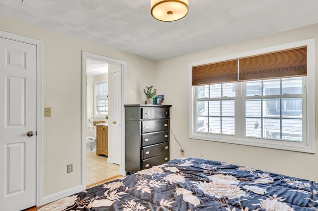 5 Wright Street B, Lowell, MA 01854