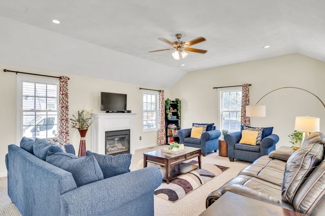5 Wright Street B, Lowell, MA 01854