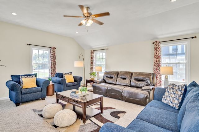 5 Wright Street B, Lowell, MA 01854