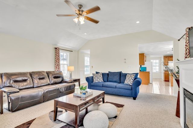 5 Wright Street B, Lowell, MA 01854
