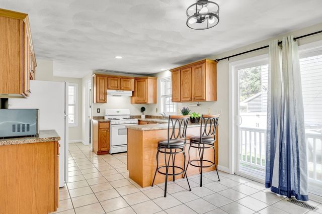 5 Wright Street B, Lowell, MA 01854
