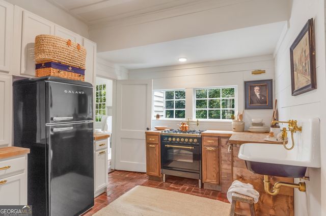 204 S Main Street, Abbeville, SC 29620