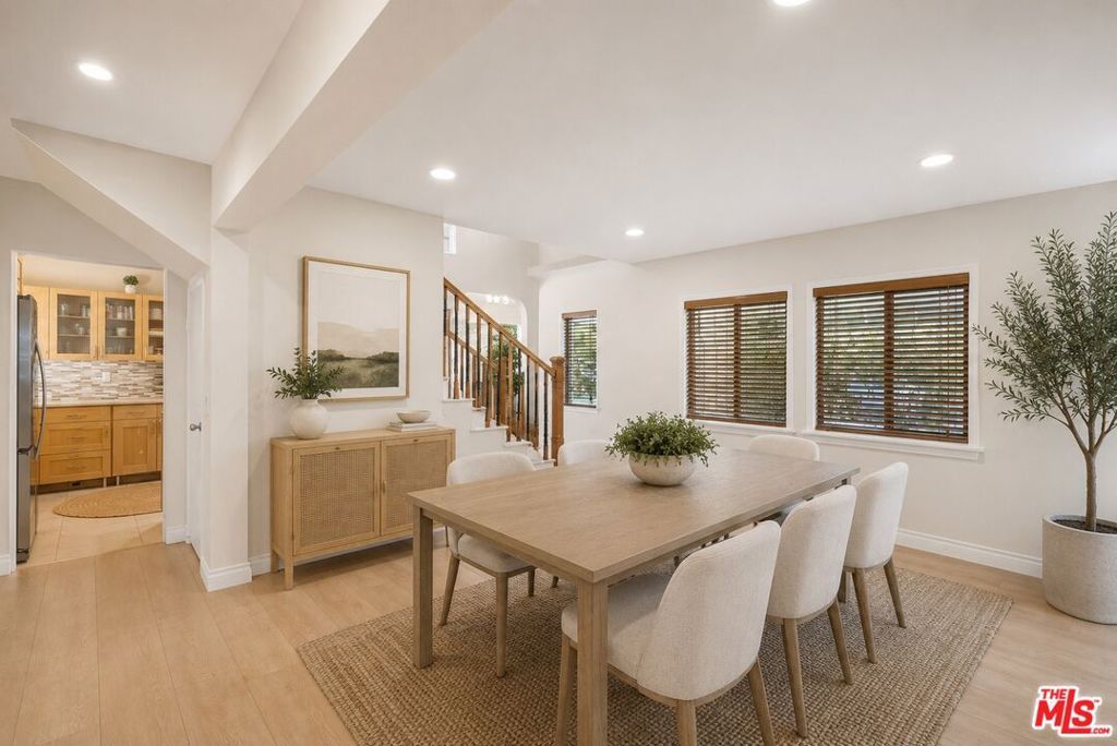 Image 18 of property listing at 4300 Pampas Road, Woodland Hills, CA 91364