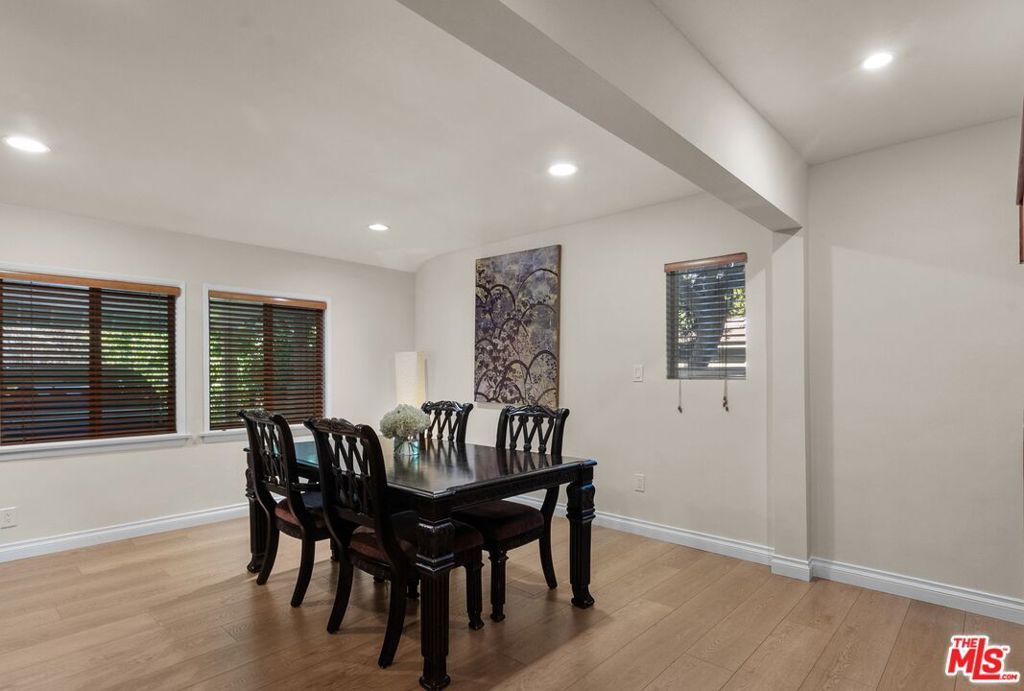 Image 19 of property listing at 4300 Pampas Road, Woodland Hills, CA 91364