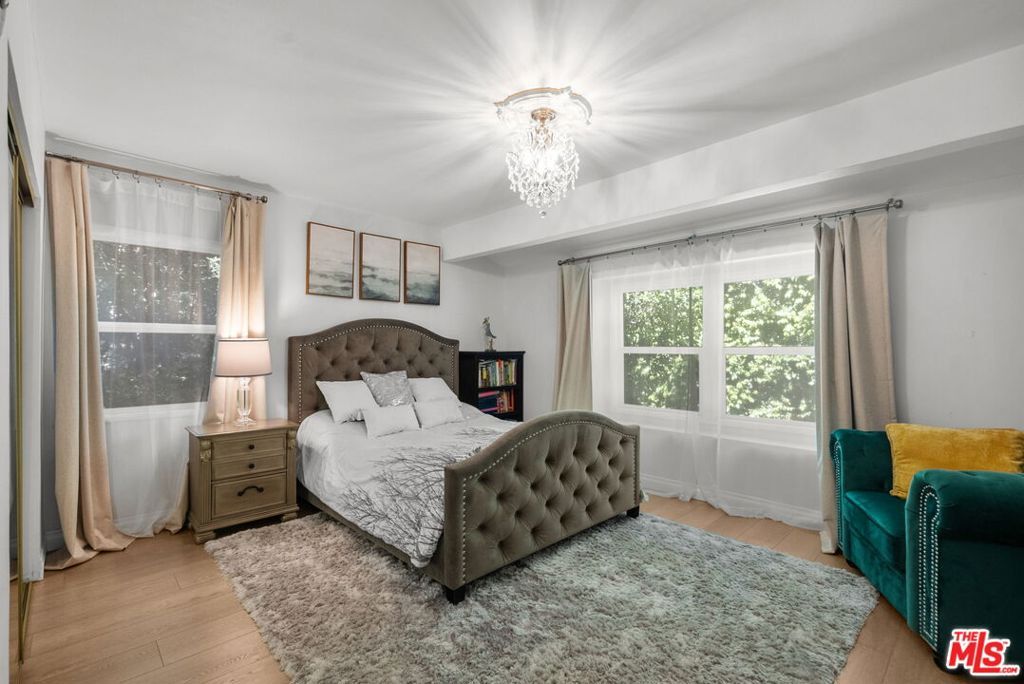 Image 21 of property listing at 4300 Pampas Road, Woodland Hills, CA 91364