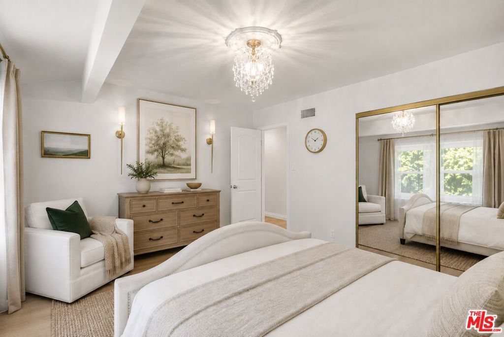 Image 22 of property listing at 4300 Pampas Road, Woodland Hills, CA 91364