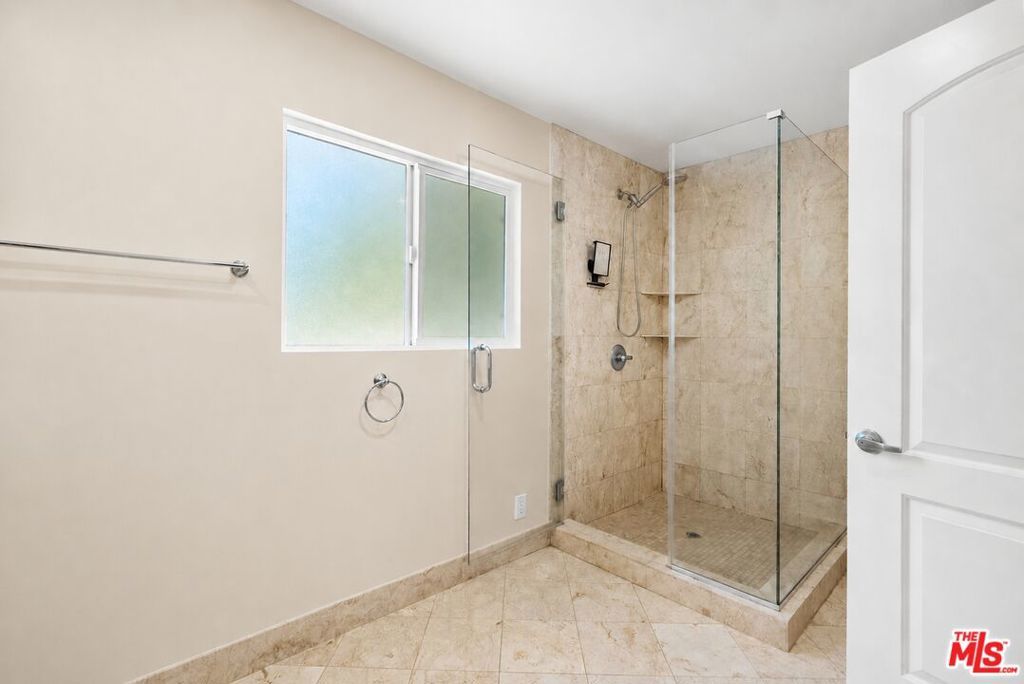 Image 32 of property listing at 4300 Pampas Road, Woodland Hills, CA 91364