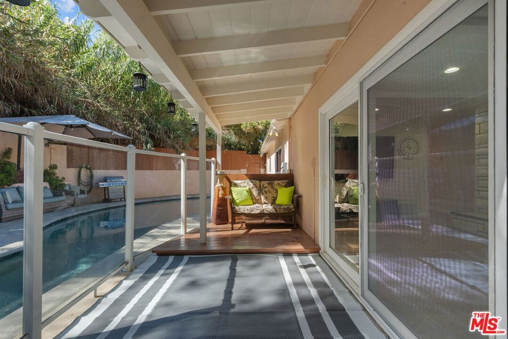 Image 35 of property listing at 4300 Pampas Road, Woodland Hills, CA 91364