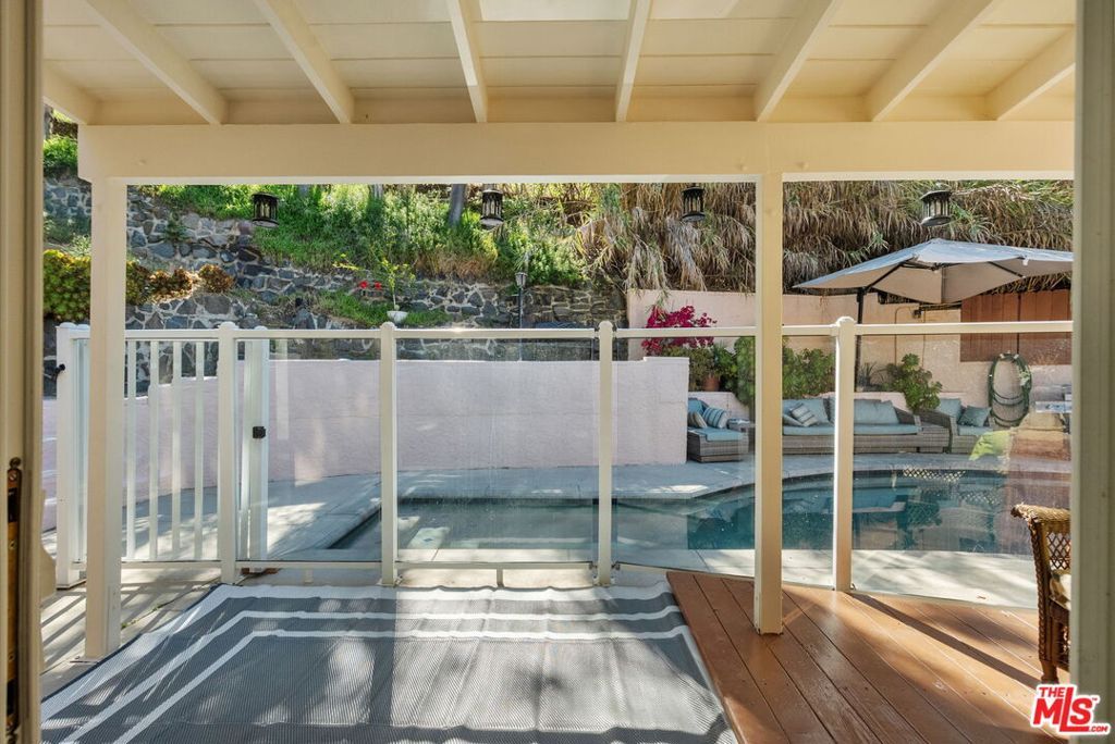 Image 36 of property listing at 4300 Pampas Road, Woodland Hills, CA 91364